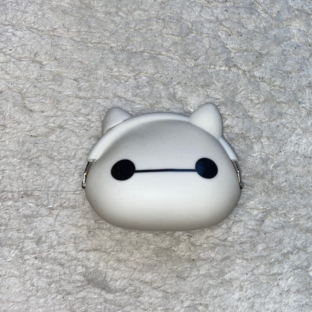 NEW Disney White Baymax Kitty Cat Rubber Coin Pouch Wallet
